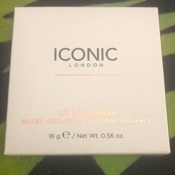 ✨🆕BNIB!Iconic London Lit & Luminous Highlighter in Universal!BN Sealed in Box!✨ - Picture 2 of 13